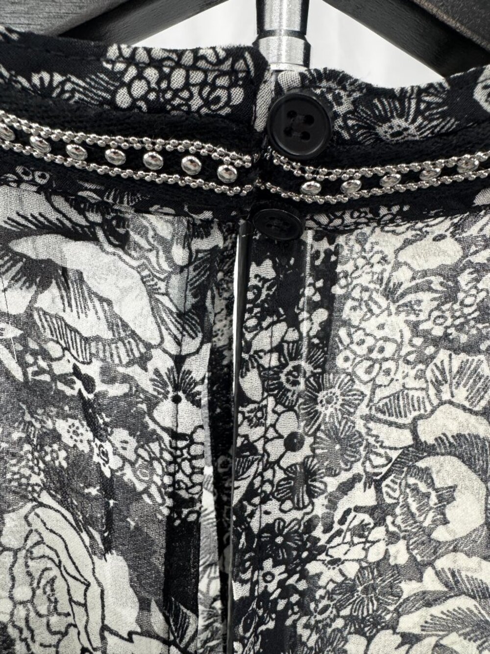 TOPSHOP Floral Stud Trim Mini Dress with stud details Black & White, Size 8 - Picture 12 of 16